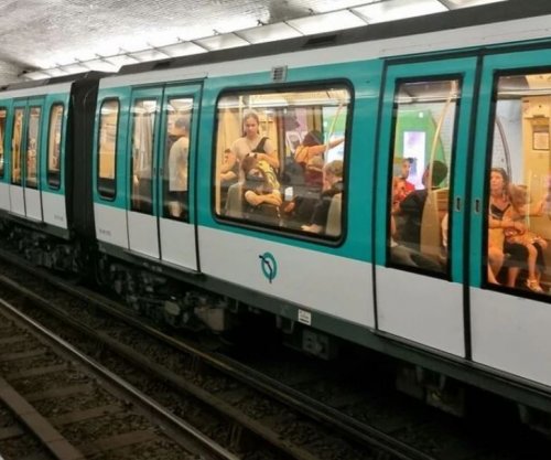 Sulm me thikë në metronë e Parisit, 3 gra të lënduara