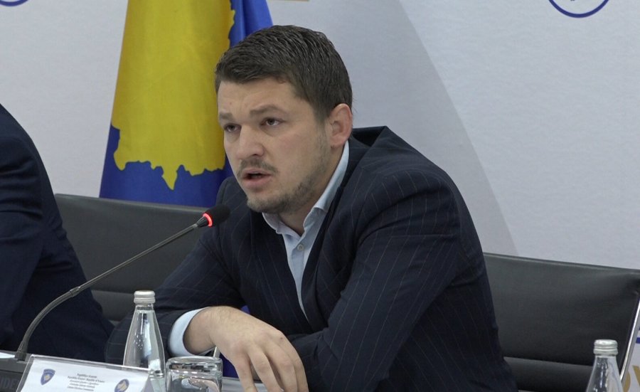 Anëtari i PDK-së në KQZ: Qendrat e votimit po përballen me mungesë rryme