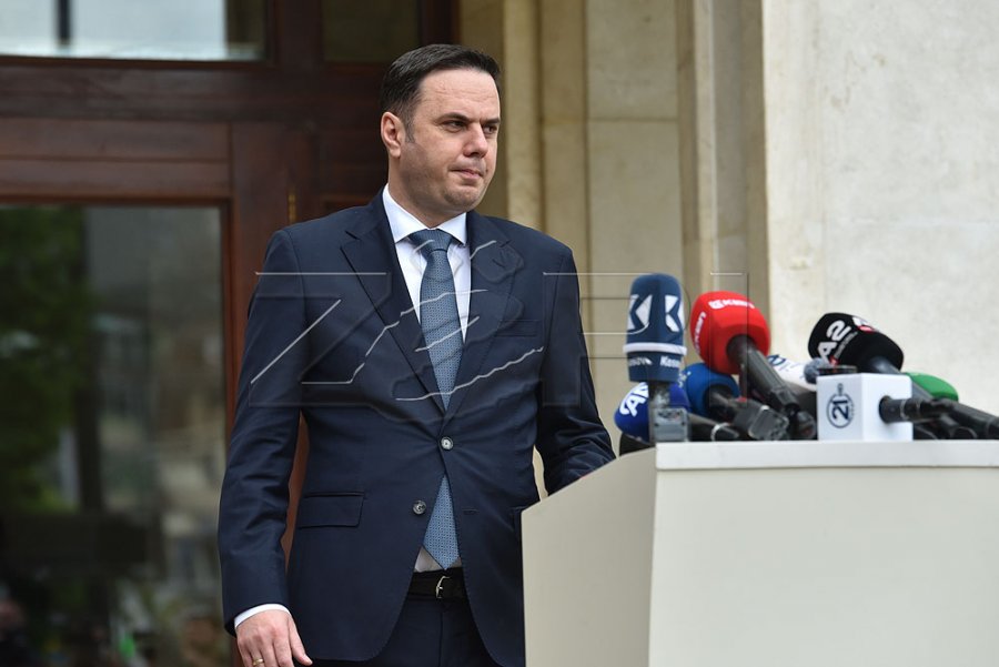  Abdixhiku paralajmëron dorëheqjen, thërret Kuvendin e Përgjithshëm të LDK-së