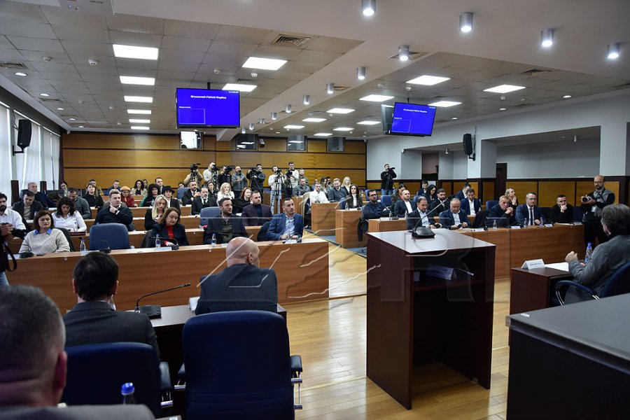 Seanca e jashtëzakonshme, miratohet lista e veçantë e pronave të paluajtshme të Prishtinës