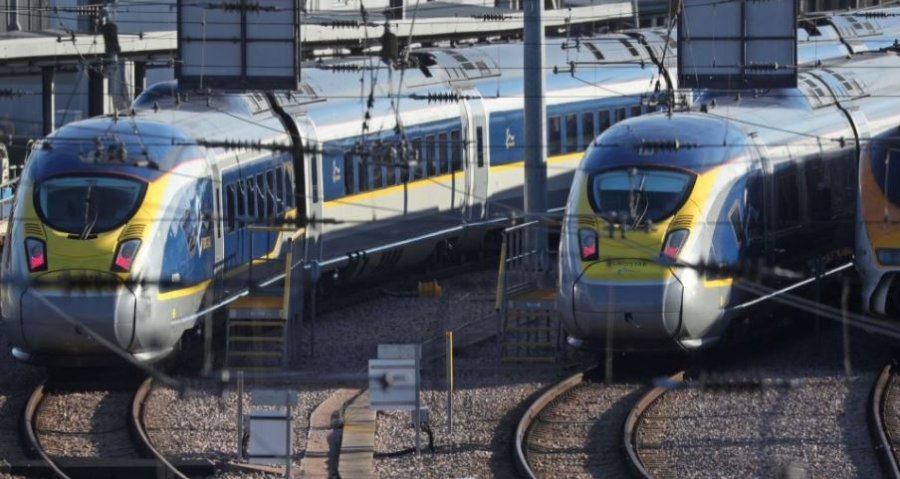 Probleme me energjinë elektrike, pezullohet shërbimi hekurudhor në Londër