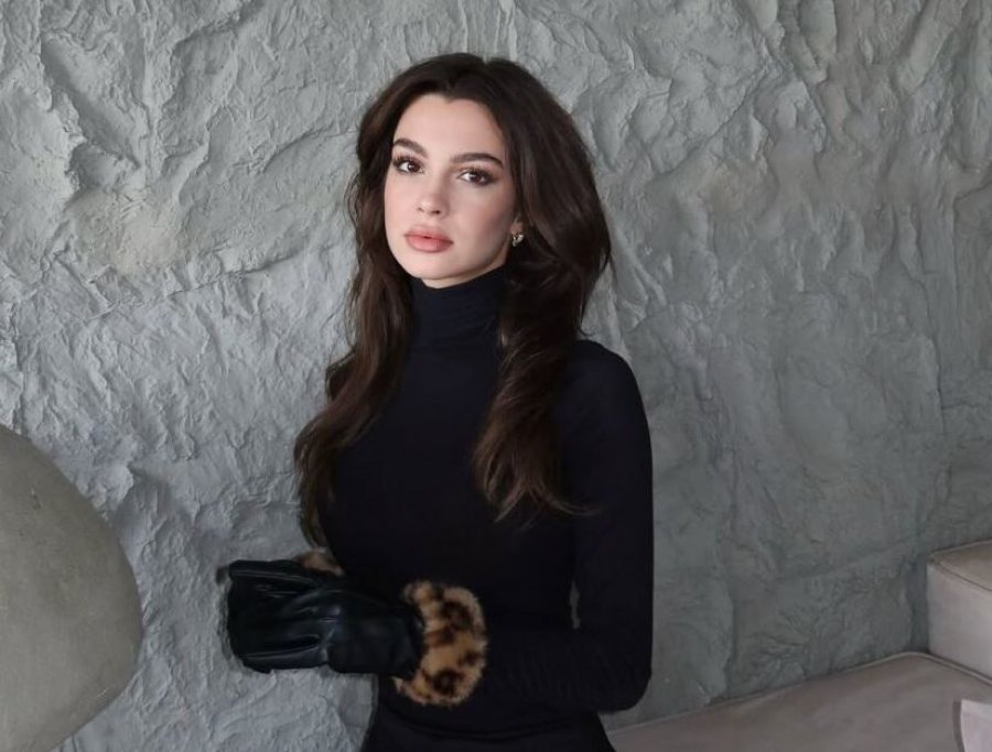 Aktorja e njohur turke vjen në Kosovë, e quan shtëpi