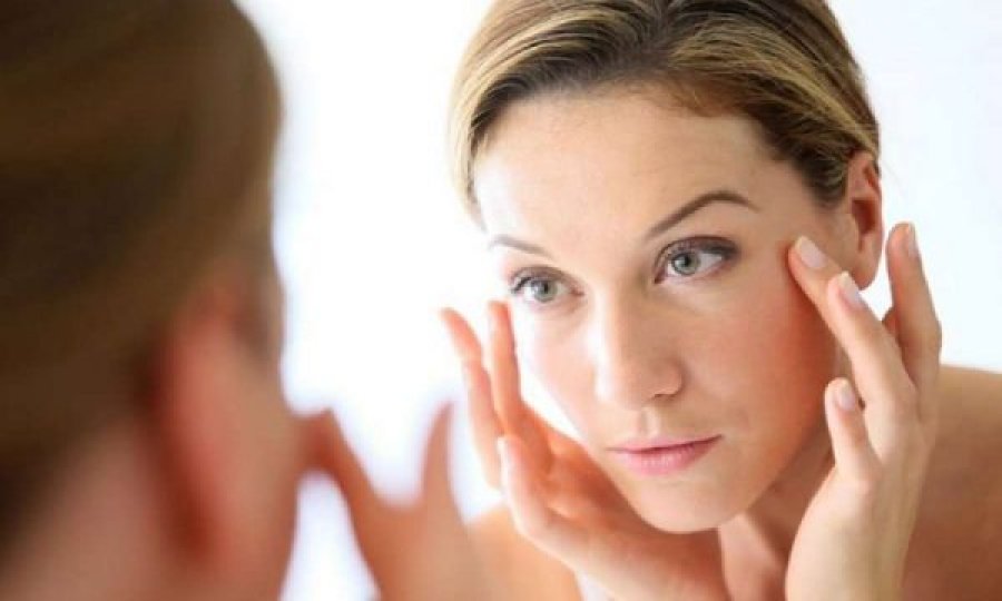 Pesë superushqimet që luftojnë gjurmët e moshës