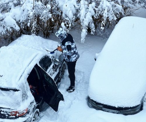 Bora e madhe në Poloni i lë shoferët të bllokuar në rrugë