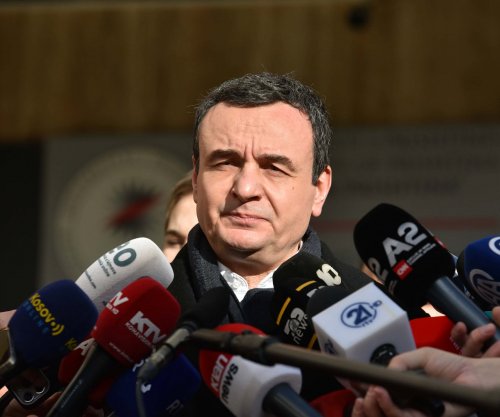 Kurti uron komunitetin serb për Krishtlindje: Le të na bashkojë e mira