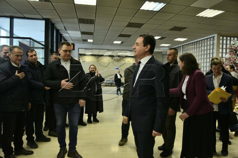 Paga e 13-të për punëtorët e sektorit publik, Kurti nga Telekomi i Kosovës: Do ta marrin në fillim të vitit