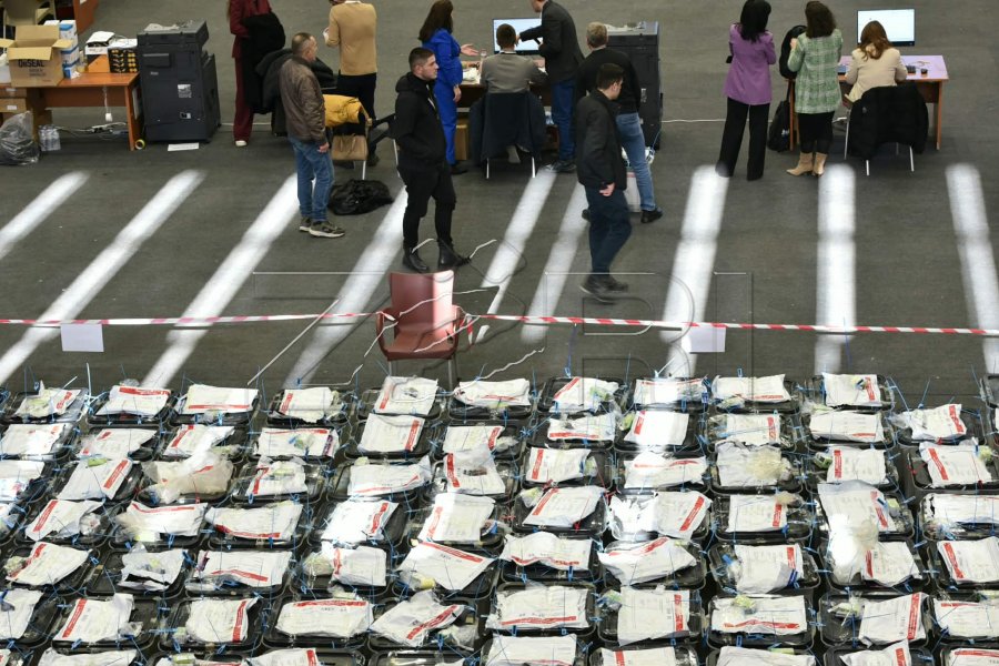 Viti i Ri ndal përkohësisht numërimin e votave