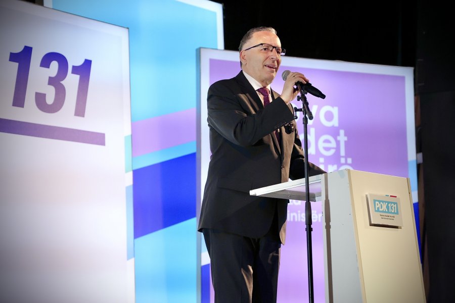 Bedri Hamza iu kërkon gjakovarëve të votojnë për një qeveri që investon në Gjakovë