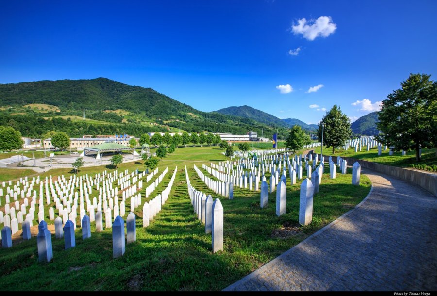 30-vjetori i gjenocidit në Srebrenicë, Rutte: Kurrë s’do t’i harrojmë tmerret e atyre ditëve