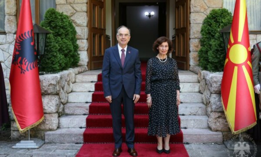 Begaj në Ohër me ftesë të presidentes Davkova: Shqiptarët në Maqedoninë e Veriut janë garanci për progres
