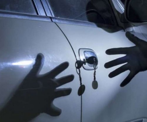 Gjilanasit ia vjedhin veturën nga garazhi