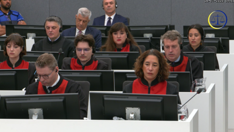 Fillon seanca e rëndësishme në Speciale - Thaçi, Veseli, Selimi e Krasniqi po marrin pjesë fizikisht