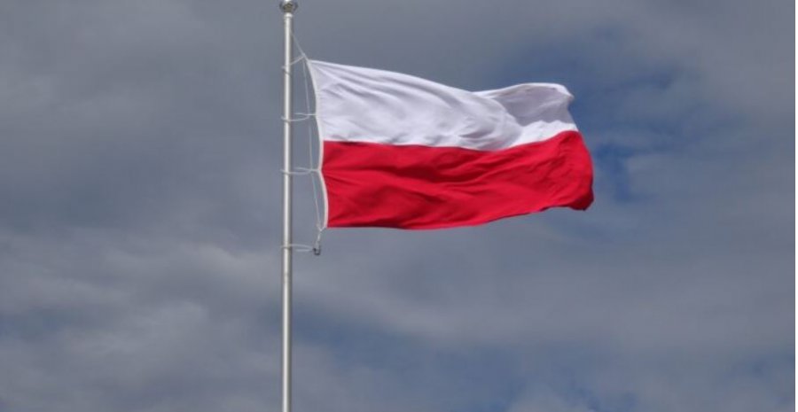 Varshava tërheq ambasadorin e saj nga Hungaria
