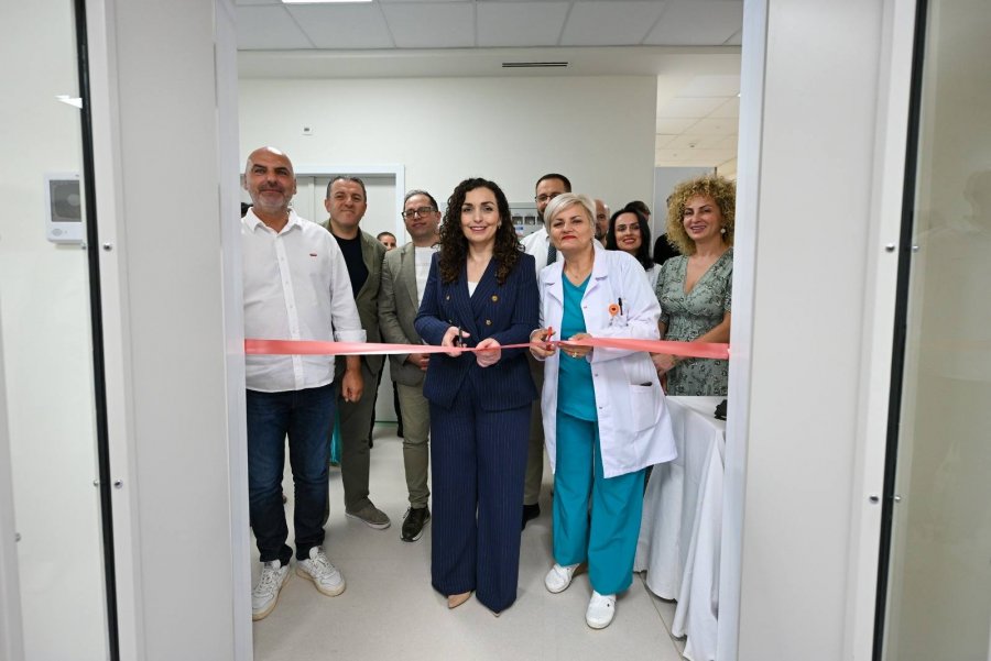 Presidentja Osmani inauguron laboratorin e ri pediatrik me mbështetjen e “Khalifa Foundation”