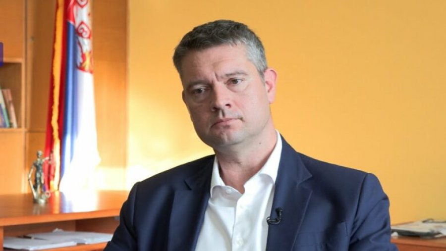 Mbajti fjalim fyes kundër UÇK-së, policia ndalon Igor Popoviqin