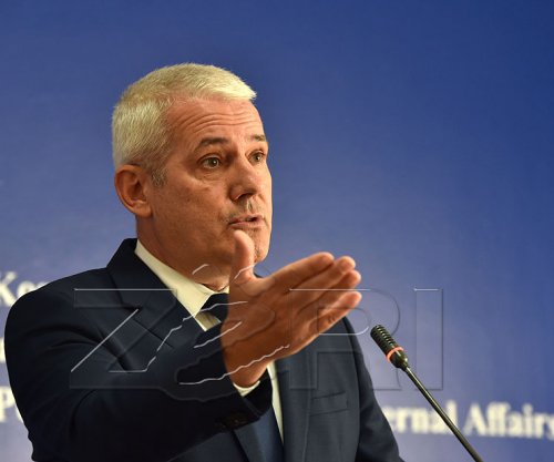 Sveçla dënohet me një vit burgim me kusht për hedhjen e gazit lotsjellës në Kuvend