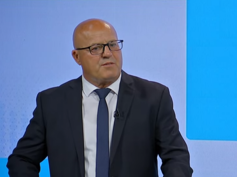 Sopi: Gjithandej ka kërcënime dhe luftëra, s’ka luks që institucionet tona të shtyhen për çështje politike