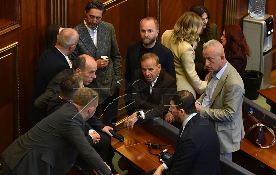 Reçica: Kurti nuk e jep postin e kryeparlamentarit