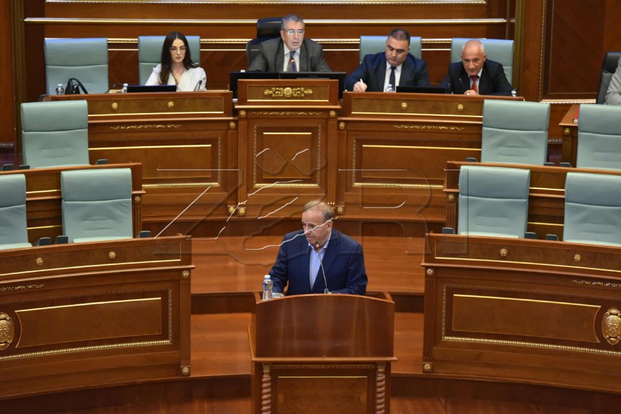 “Lëshoje foltoren”, “Po më dhimbsesh” – “shtyhen” Dehari dhe Reçica