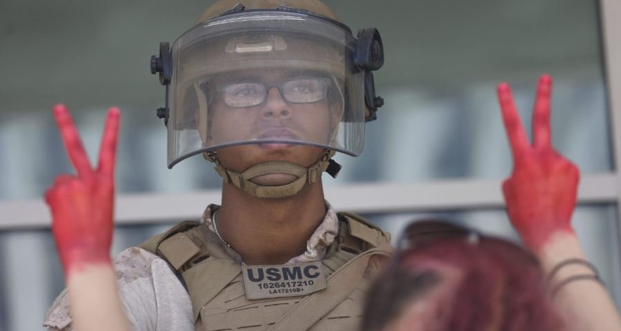 Protestat në Los Angelos, Pentagoni urdhëron marinsat amerikanë të largohen