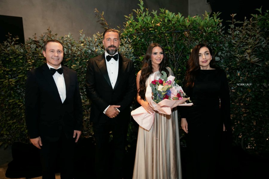 Presidentja Vjosa Osmani merr pjesë në dasmën e vajzës së Ibrahim Rugovës