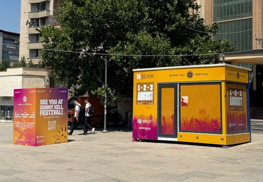 “Sunny Hill Festival” me pikë të shitjes së biletave në sheshin “Zahir Pajaziti”
