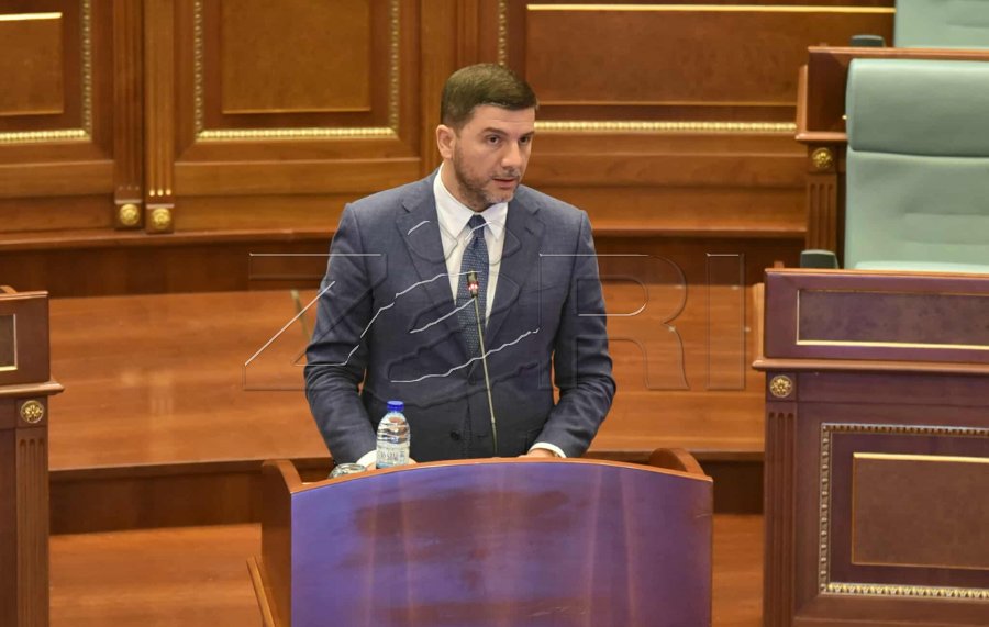 Krasniqi: Kryeneçësia e Kurtit dhe partisë së tij, më e madhe se Kosova dhe demokracia