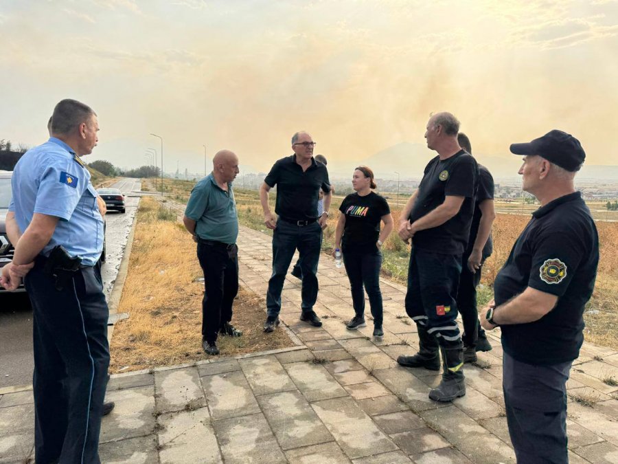 Totaj del në Lubizhdë, zjarri erdhi nga temperaturat e larta – u lokalizua edhe shiu po ndihmon