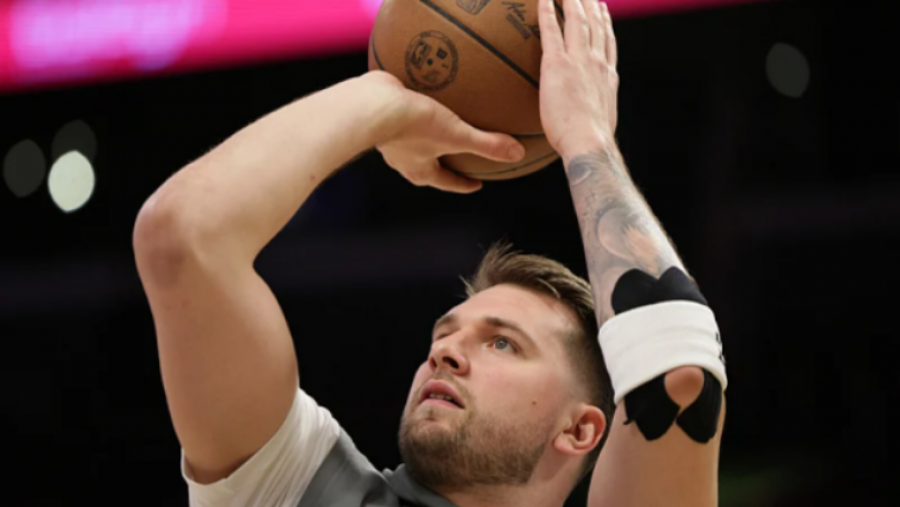 Luka Donçiç shënon nga gjysma e fushës pas një ndryshimi befasues trupor