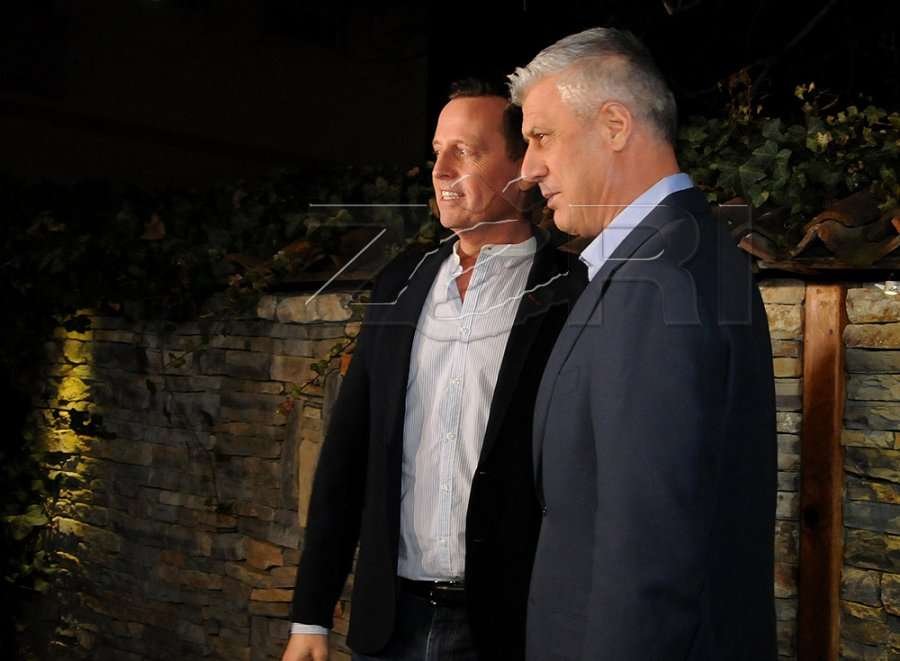 Grenell: E turpshme që Hashim Thaçi po mbahet në burg, Haga është e rrënuar