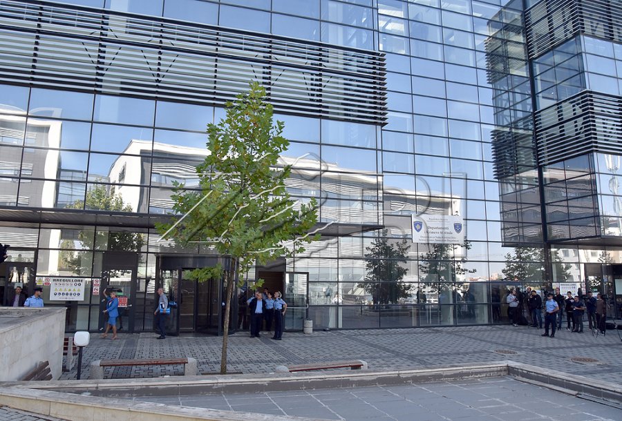 Ia akuzoi babanë për tortura si pjesë e UDB-s, djali i Ajet Istogut e padit Enver Dugollin