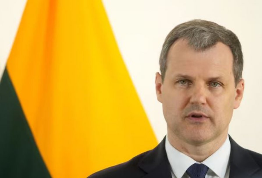 Dorëhiqet kryeministri i Lituanisë, pas presionit për lidhjet biznesore me kunatën e tij
