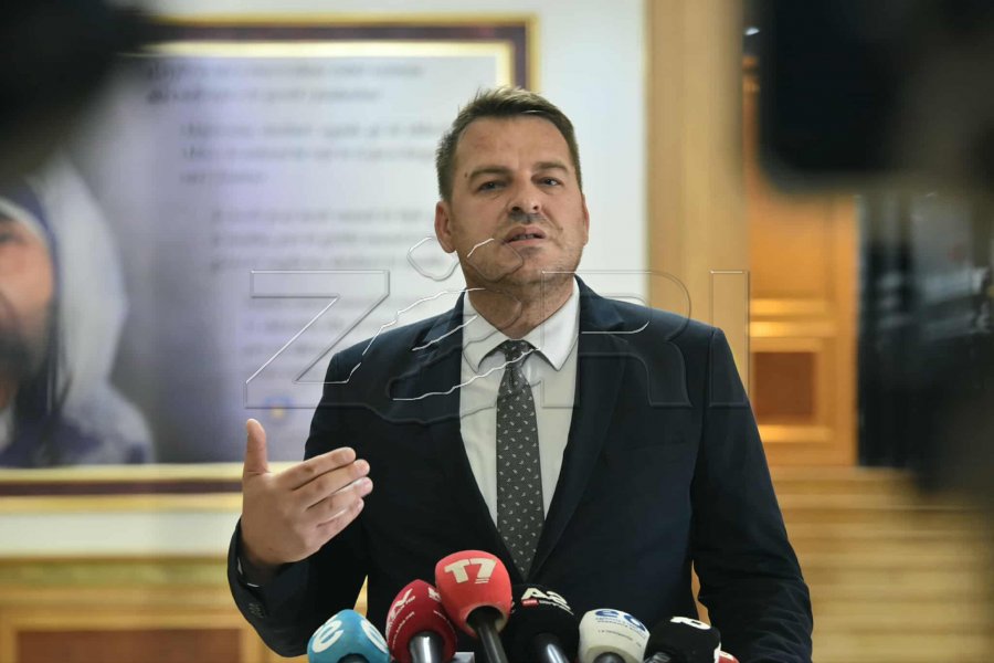 Muja: Istogu në prioritetet e Ministrisë pas dëmeve nga breshri, brenda 72 orëve presim raportin