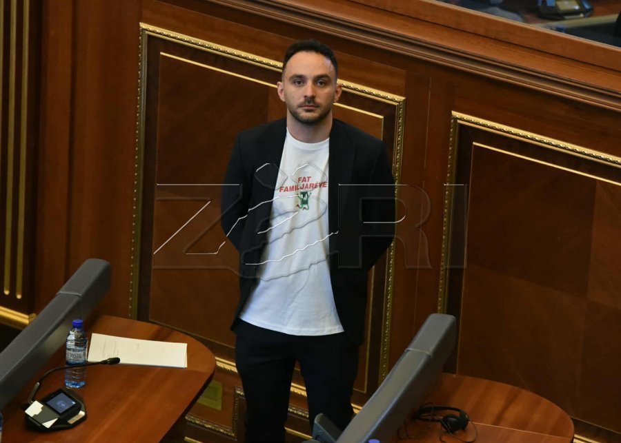 Guri i reagon Pacollit: Motra ime ështe përzgjedhur nga Qeveria Britanike, ju keni zgjedh me vjedh familjarisht