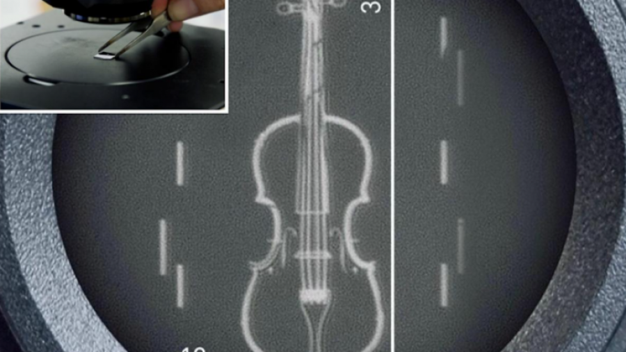 Shkencëtarët krijojnë violinën më të vogël në botë, është e dukshme vetëm me mikroskop