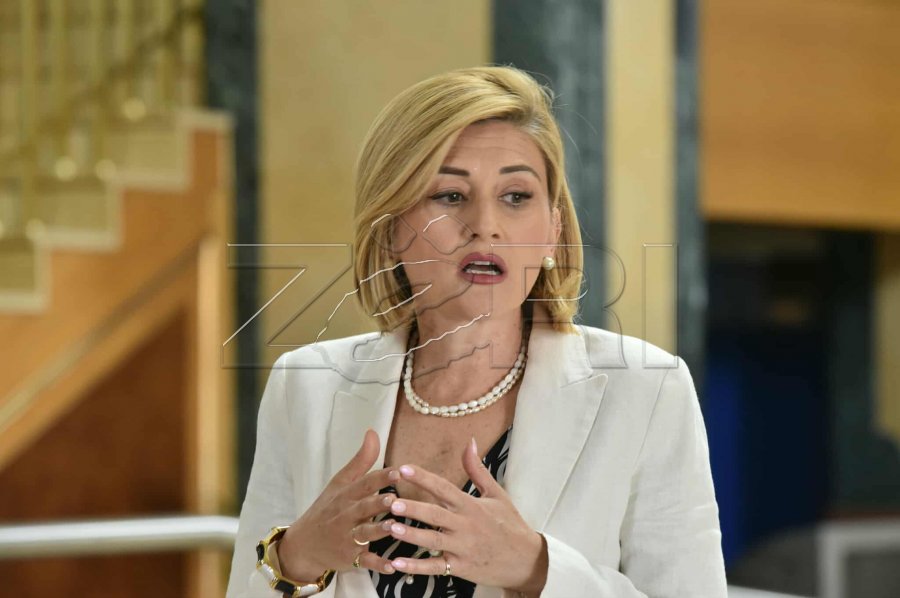 Ministrja Mimoza Kusari Lila reagon për kërcënimet ndaj presidentes Osmani