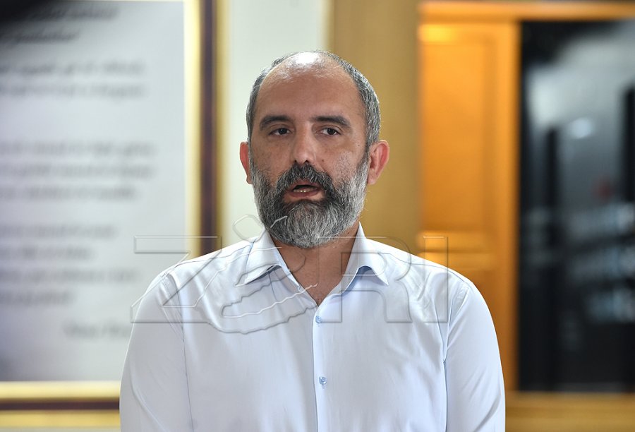 Abrashi: LVV-ja është e vetmja që po reflekton, por s’mund ta mbajë e vetme barrën e stabilitetit politik