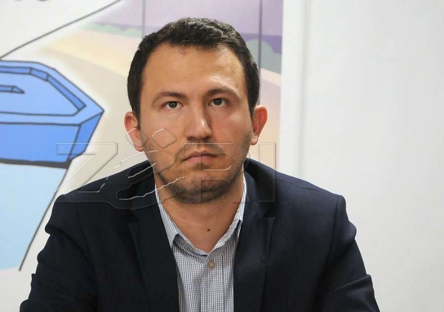 Krasniqi: Qasja ndaj Listës Serbe e forcon Asociacionin me kompetenca ekzekutive dhe e justifikon ndërkombëtarisht