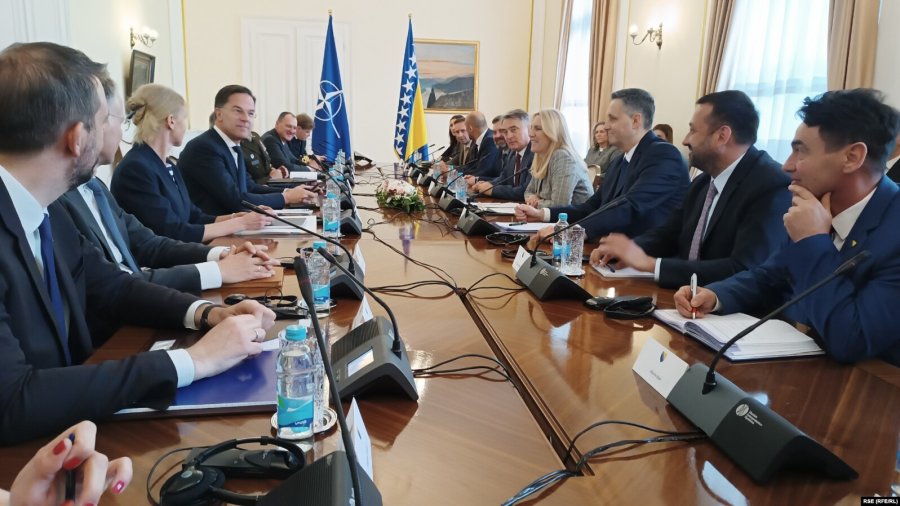 Sekretari i përgjithshëm i NATO-s mbërrin në Sarajevë