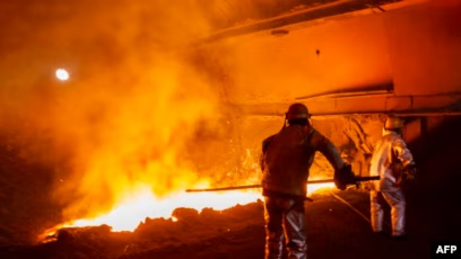 SHBA, hyjnë në fuqi tarifat për importet e çelikut dhe aluminit