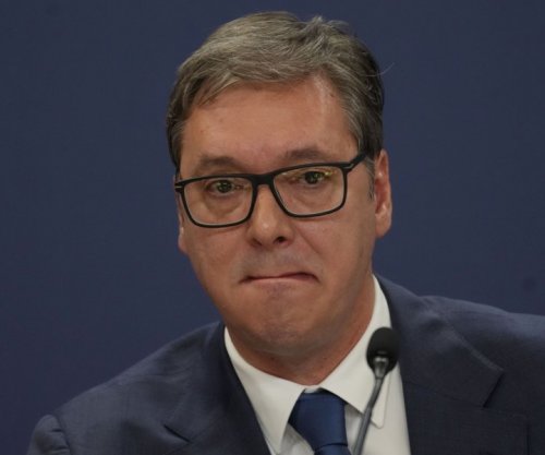 Rafineria e “NIS Petrol”-it mbyllet sot, Vuçiqi i drejtohet kombit: Serbia vuan, rusët dhe amerikanët shohin interesat e tyre