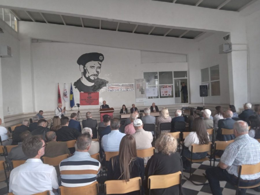 Mbahet manifestimi letrar “Muza e Agimit”, çmimi i parë i takon poetit Xheladin Rexhepi
