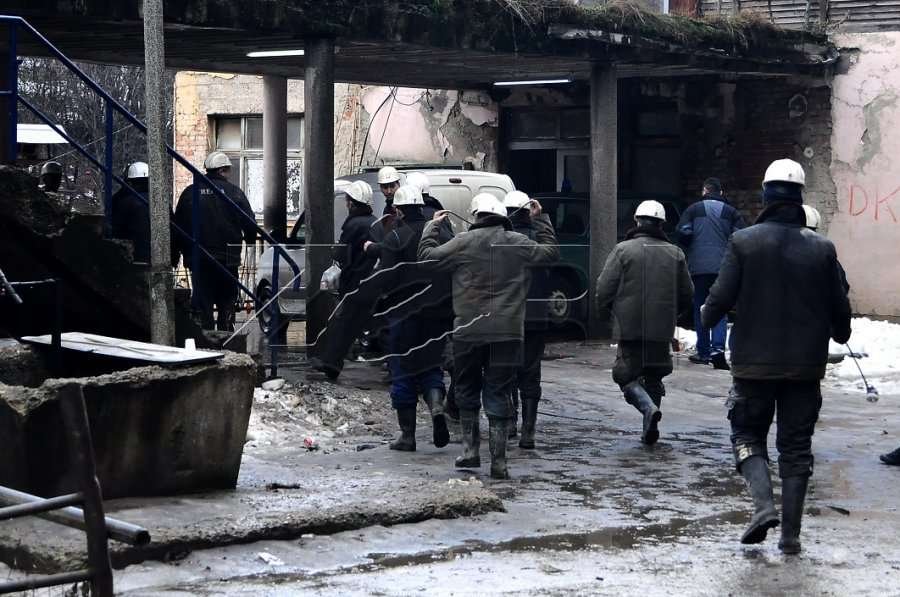 Kryesindikalisti i “Trepçës” ngre alarmin: Problemet me paga dhe mungesa e investimeve po detyrojnë emigrimin