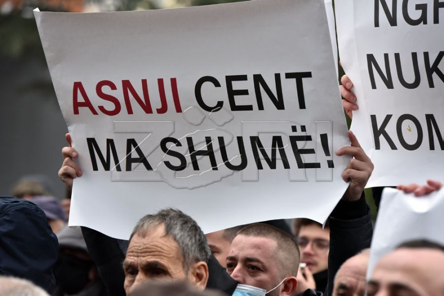 Ish-ministri i Tregtisë dhe Industrisë: Pritet që çmimi i rrymës të shtrenjtohet prej 10 deri në 20%