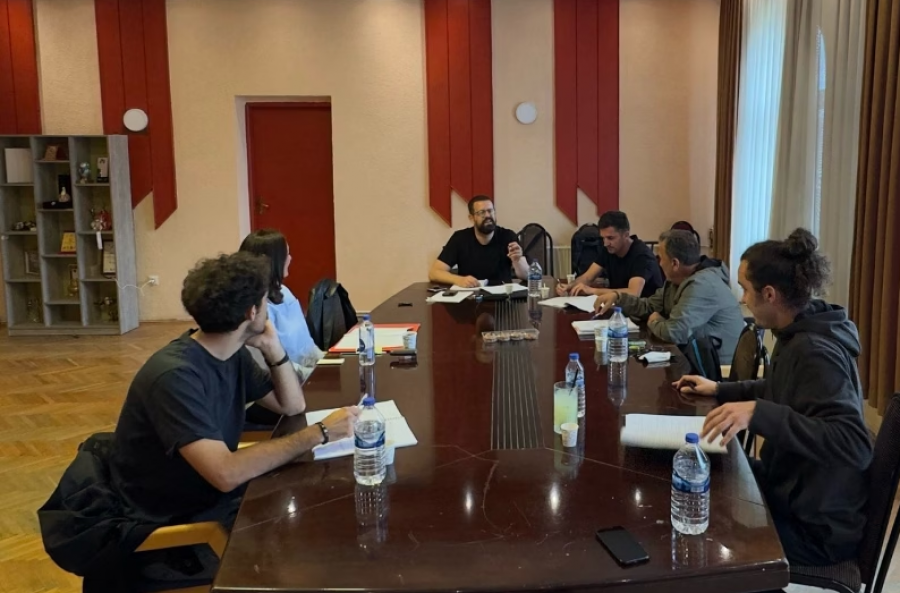 Teatri “Adriana”: Shfaqja “Fluturimi mbi teatrin e Kosovës” po përballet me sabotim
