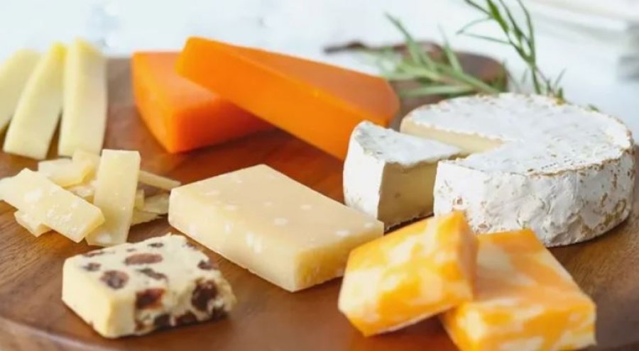 Konsumimi i djathit një herë në javë mund të ulë rrezikun e demencës