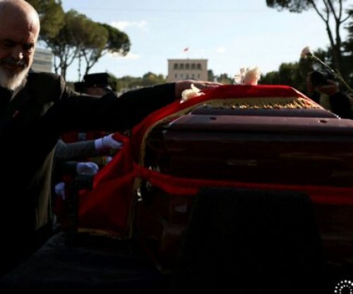 Ceremonia përmes fotografive: Shqipëria i jep lamtumirën e fundit ish-kryeministrit Fatos Nano