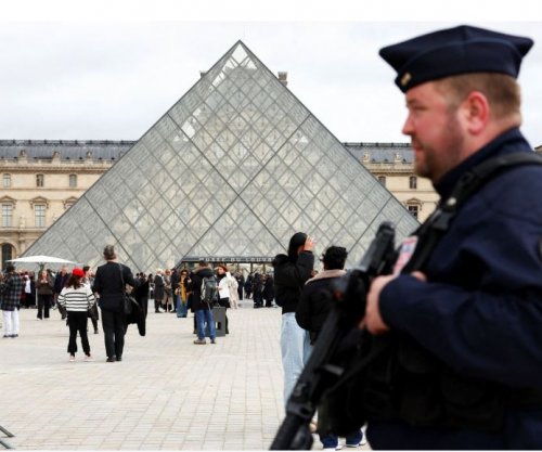 Dy të dyshuar për vjedhjen e bizhuterive në Luvër u dënuan për vjedhje në vitin 2015