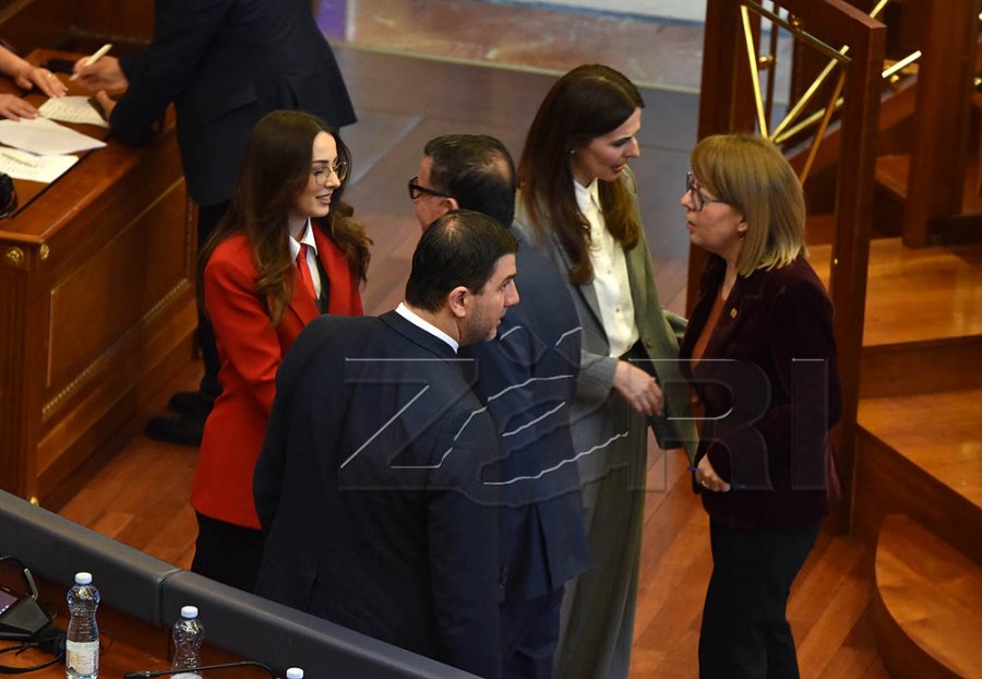 Murati: PDK-ja dhe LDK-ja po refuzojnë t’i krijojnë komisionet parlamentare