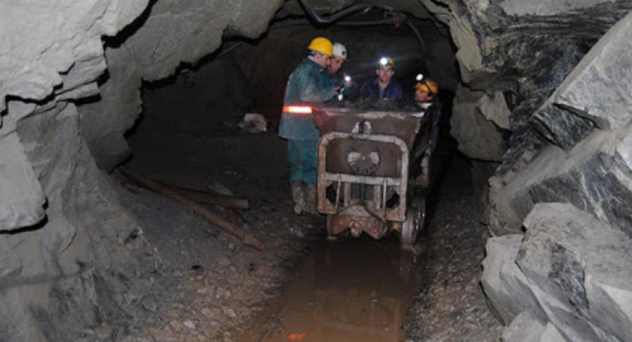 Humb jetën administratori në minierat e Bulqizës